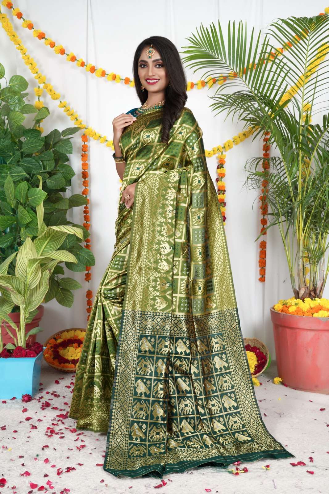 BANDHANI PATOLA BY AQSAWHOLESALE SOFT LITCHI SILK PATOLA SAREES