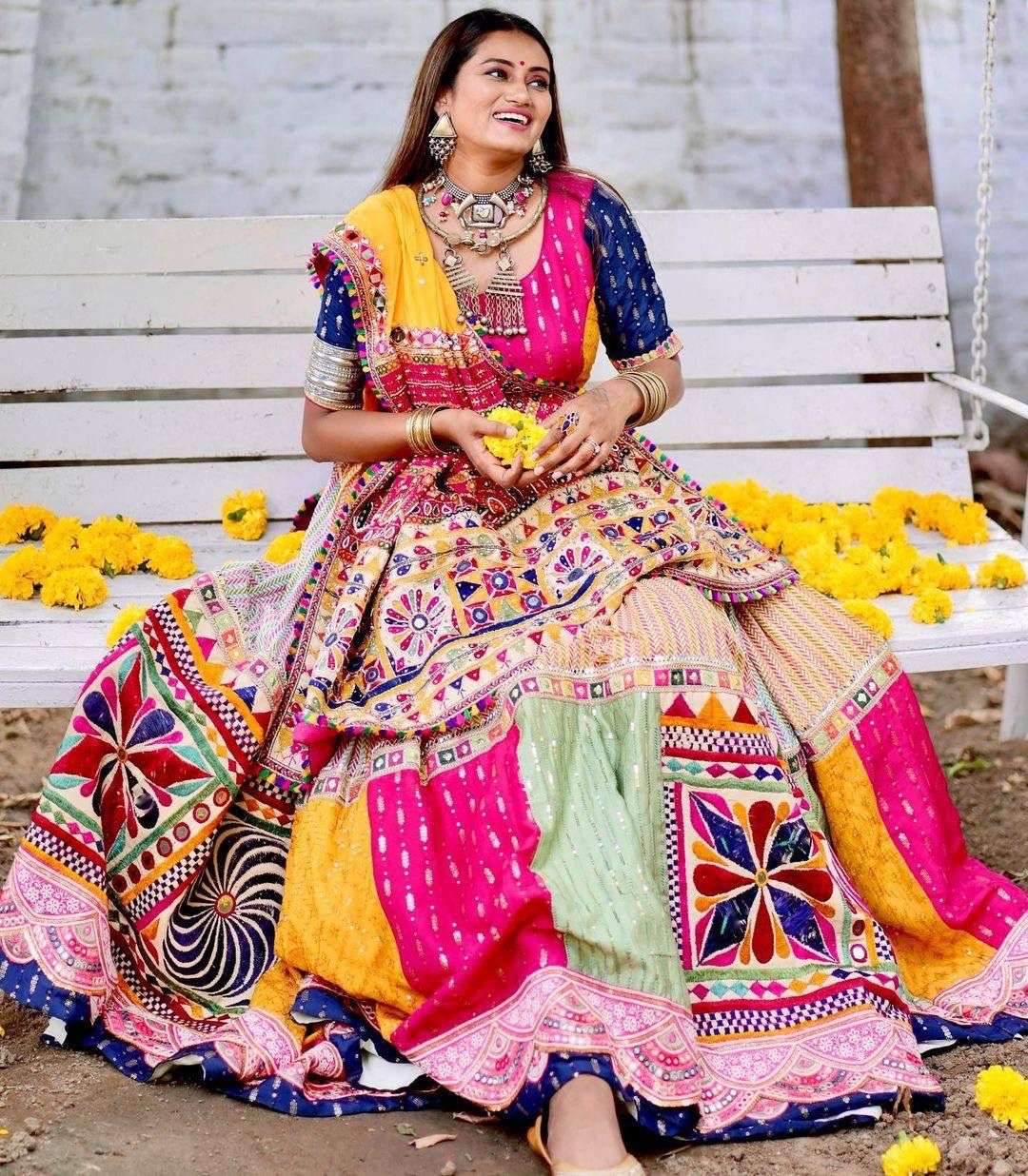 ALC-023 BY AQSAAWHOLESALE MUSLIN COTTON MIRROR WORK NAVRATRI LEHENGA