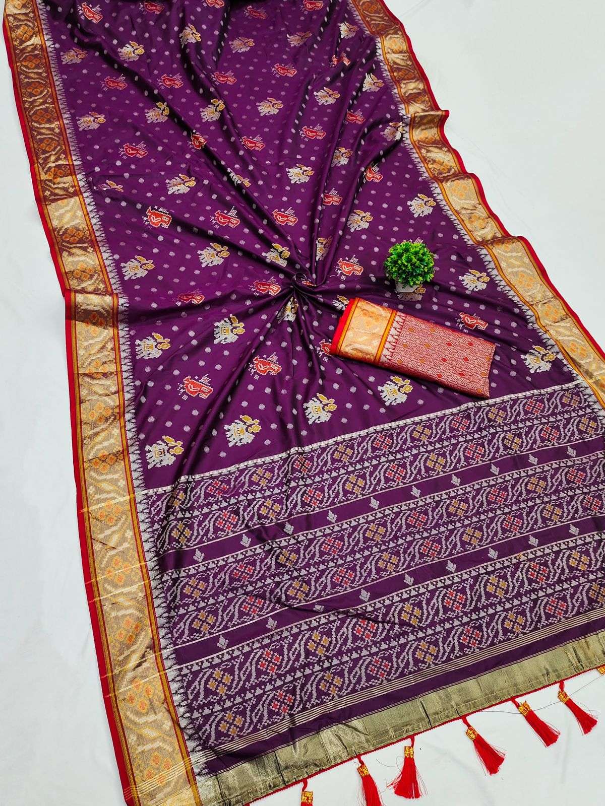 EKKAT PATOLA BY AQSAWHOLESALE SOFT PATOLA SILK MEENAKARI WORK CASUAL SAREES