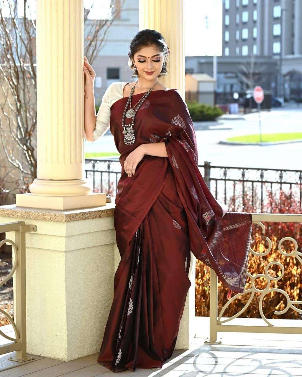 KT-16 BY AQSAWHOLESALE BANARASI SOFT SILK CASUAL SAREE