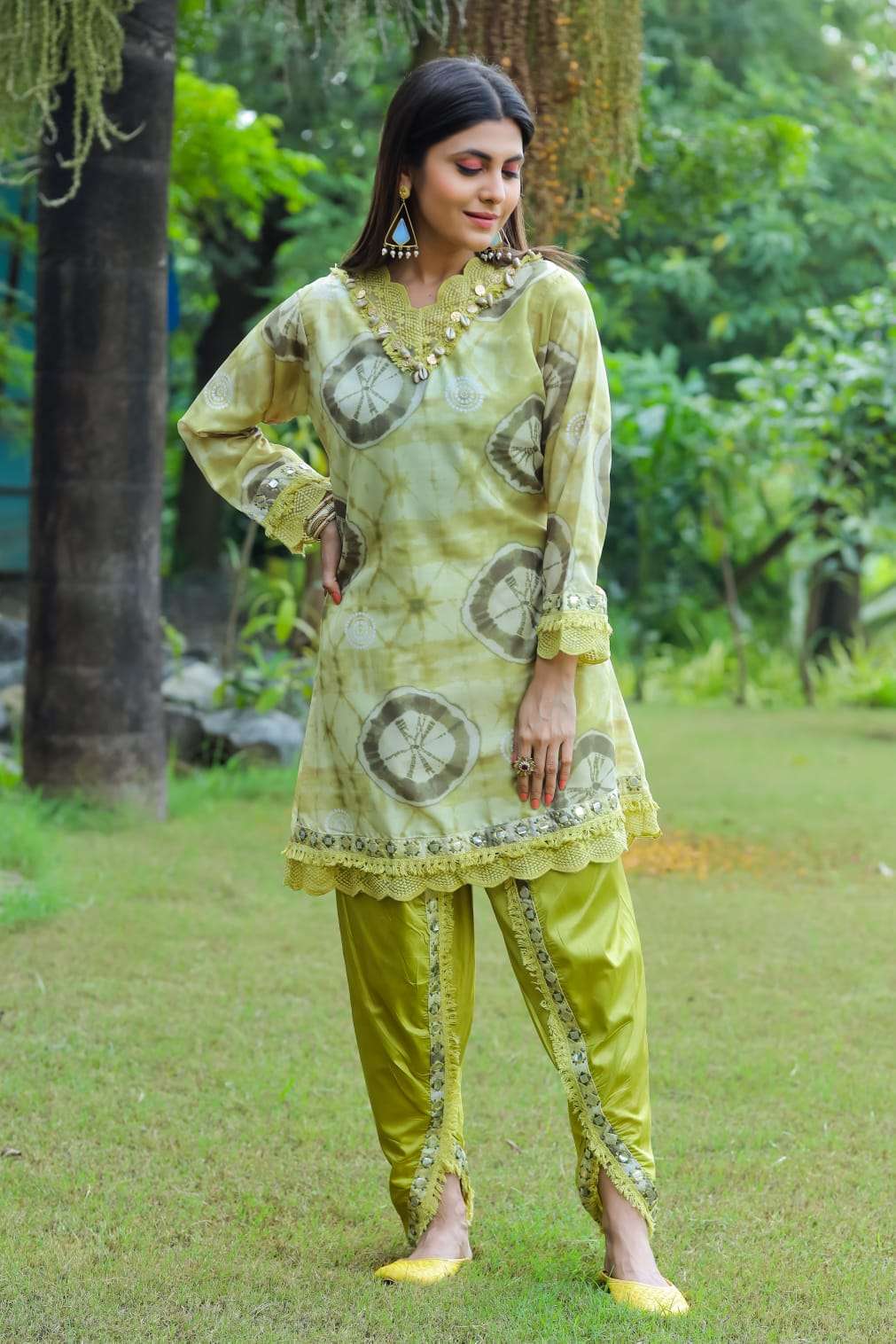 NAQSHI BY KIANA MUSLIN SILK PRINT WORK CO-ORD SET